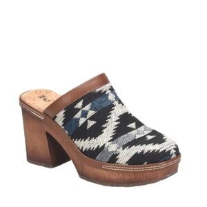 Korks Lori heeled Clog Aztec western print Sz 10